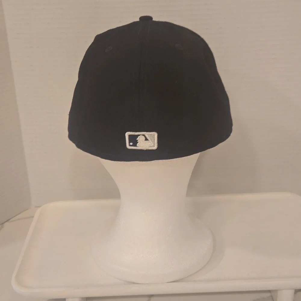 New Era Yankees Empire State Embroidered Baseball Cap Black White Size 7 5/8